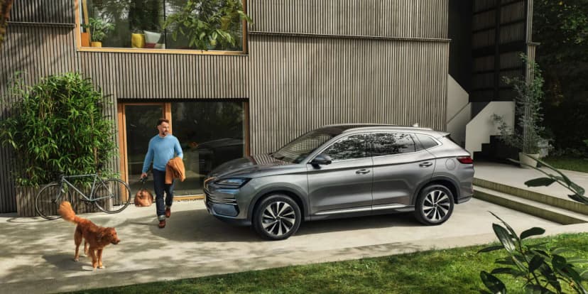 Giá xe Hybrid tại Việt Nam giảm mạnh trước khi áp dụng thuế mới từ 2026