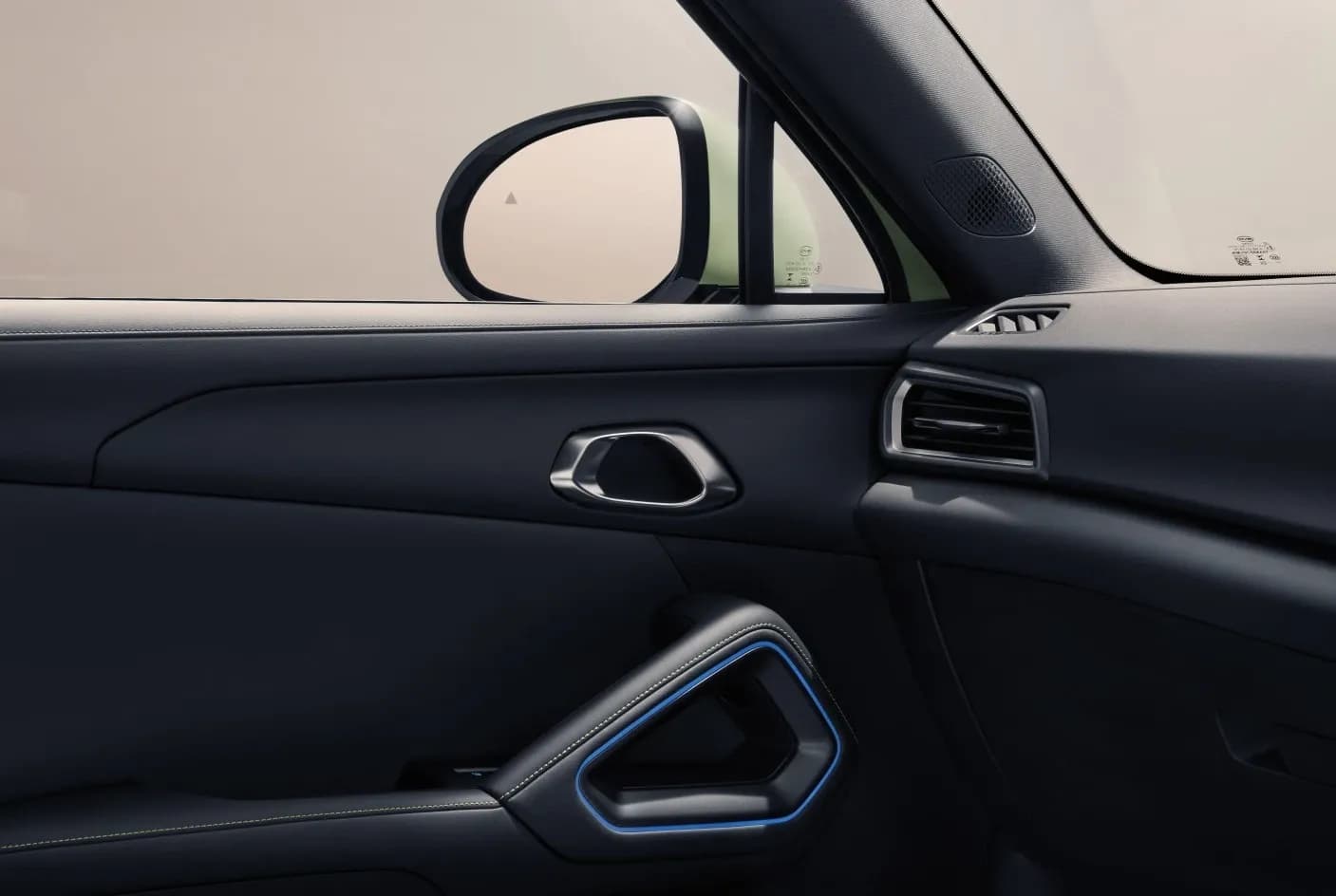 Không gian hàng ghế BYD Atto 2 màu đen rộng rãi và tiện nghi