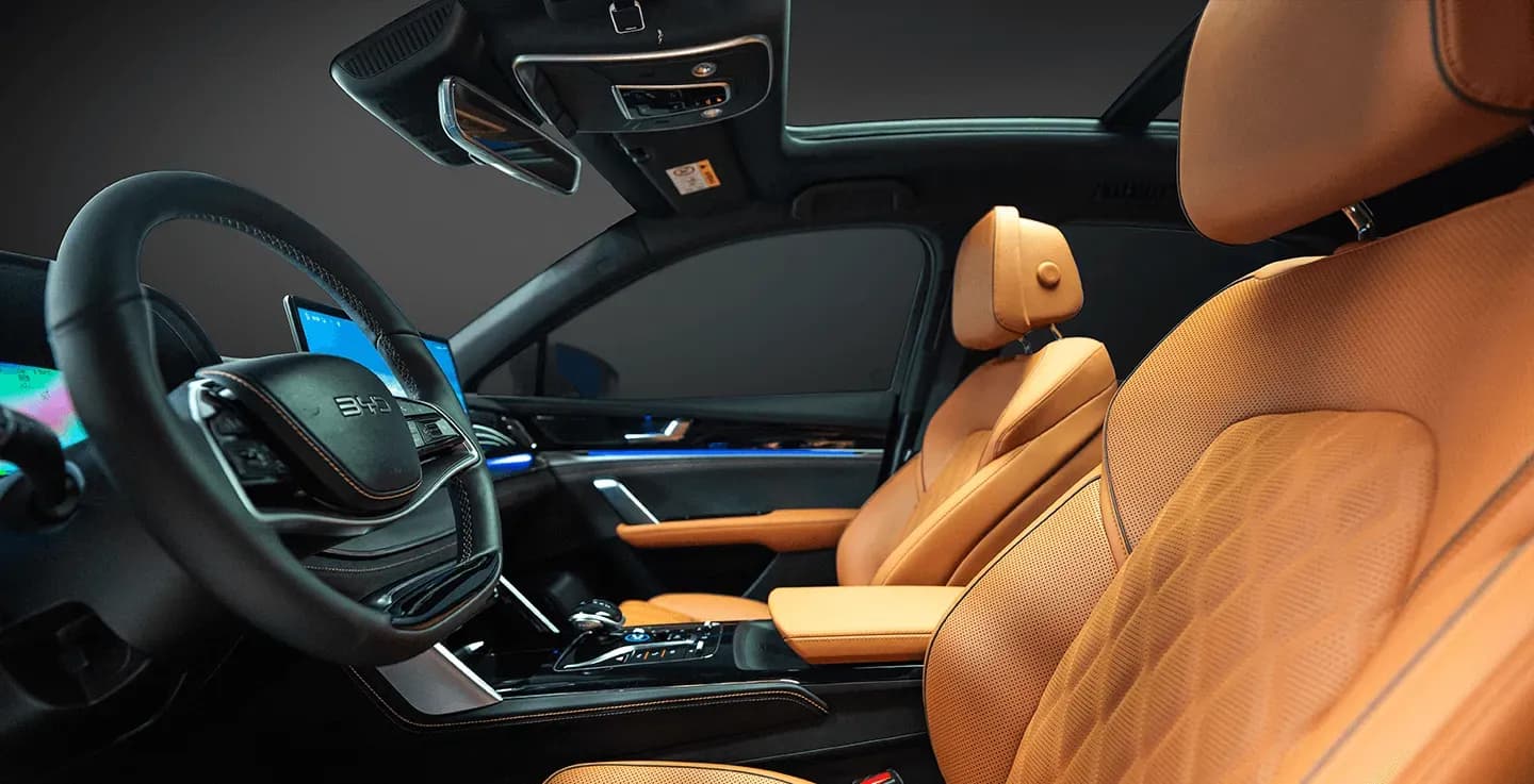 Hình ảnh Nội thất Golden Orange của BYD Sealion 8 tại BYD Long Biên, ảnh 4