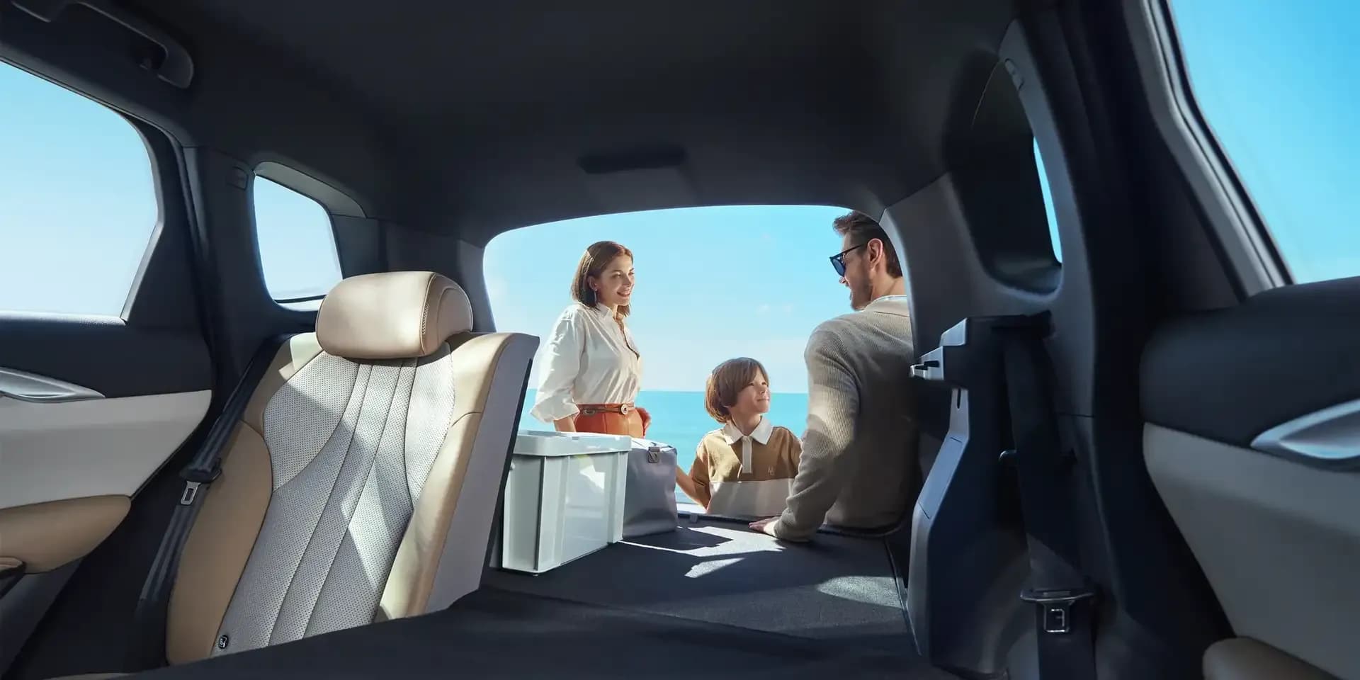 Hàng ghế sau gập linh hoạt trên BYD Sealion 5