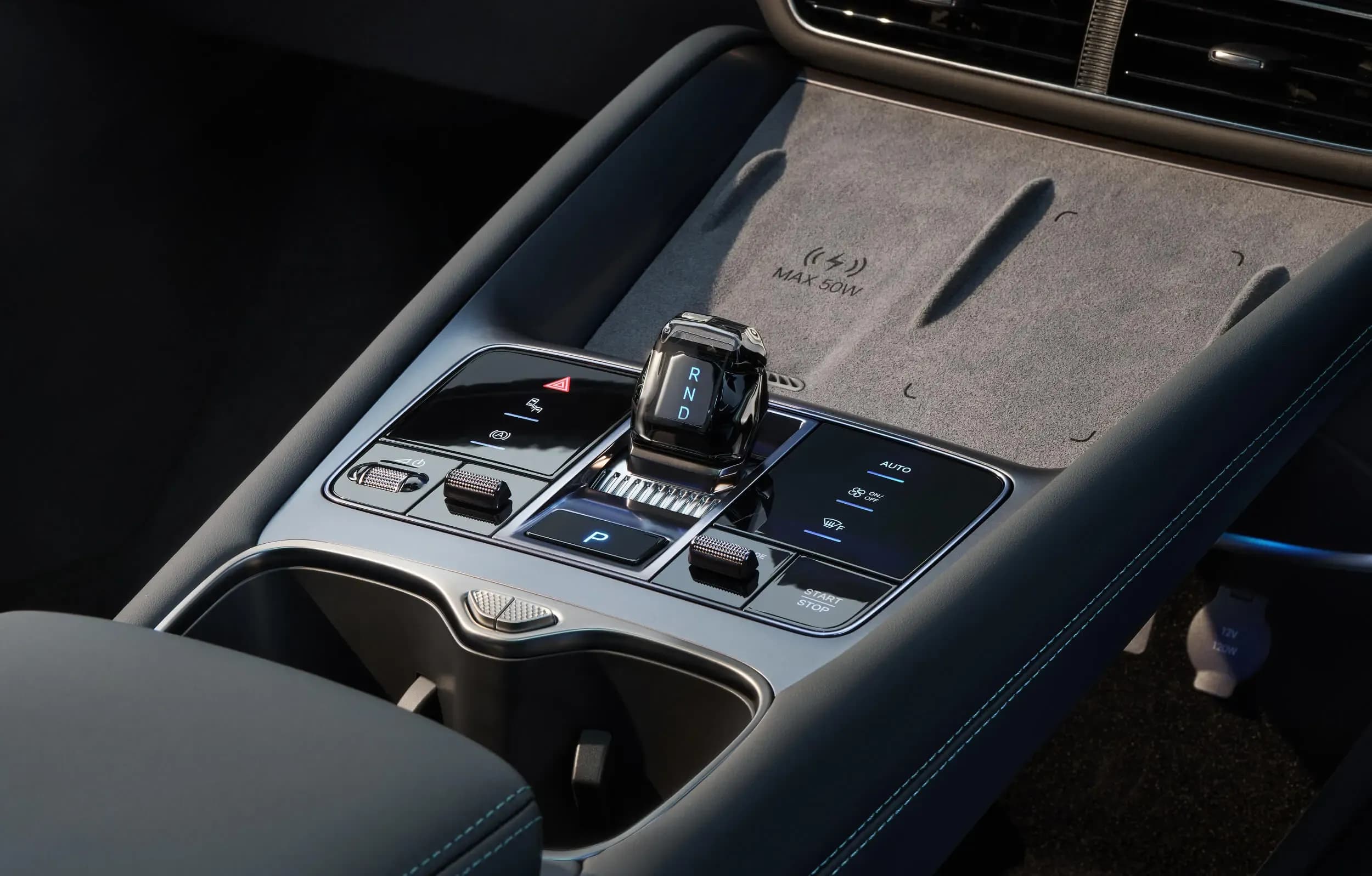 BYD Dolphin Interior Cosmos Black - 6