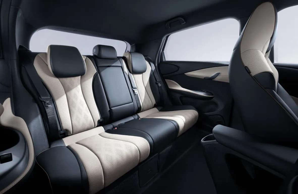 Khoang hành lý BYD Dolphin sức chứa lớn